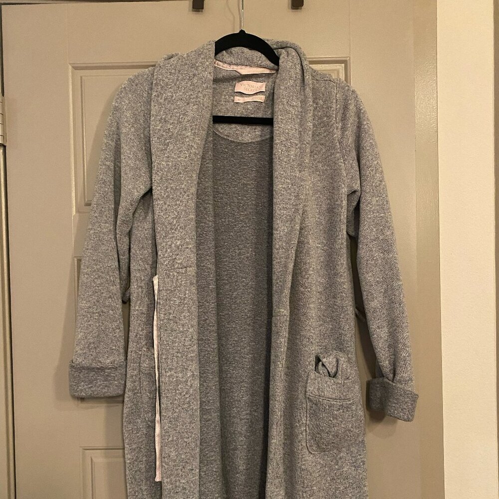 ✨ Cozy & Comfy Victoria's Secret Robe - Size Small ✨